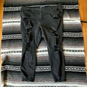 INDIGO FUSION BLACK DISTRESSED JEANS SIZE 22